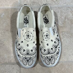 Vans White Slip-On Shoes with Black Paisley Pattern